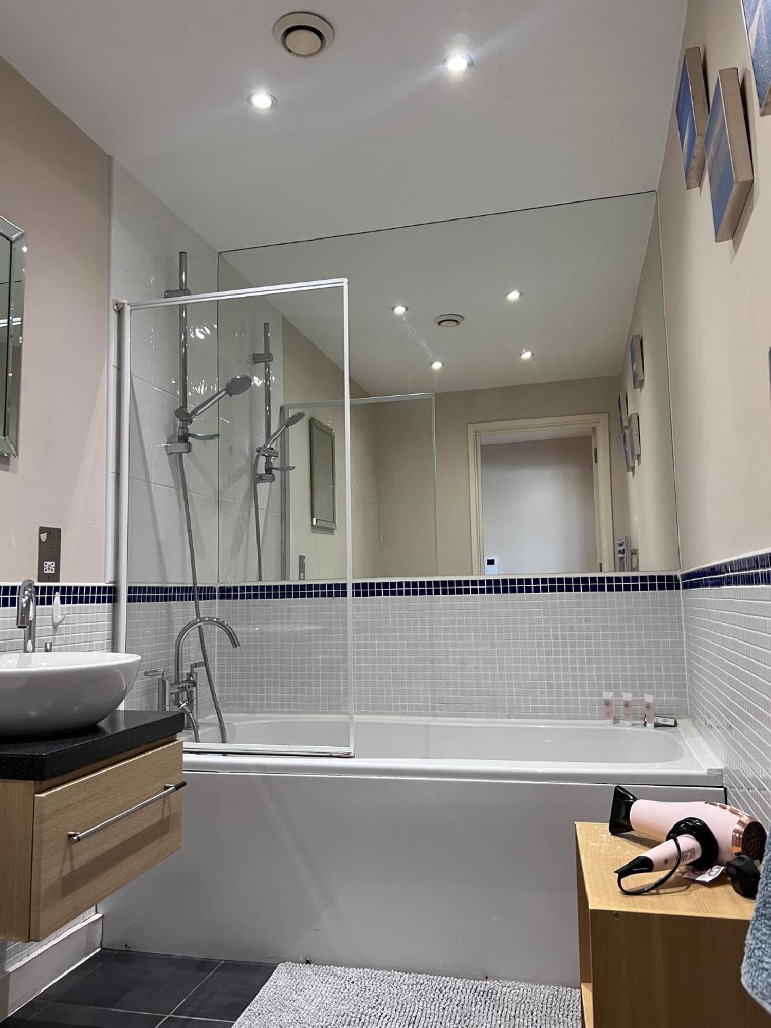 Great City Centre Getaway 2 Bed Near The Beach And Shopping Area Apartment