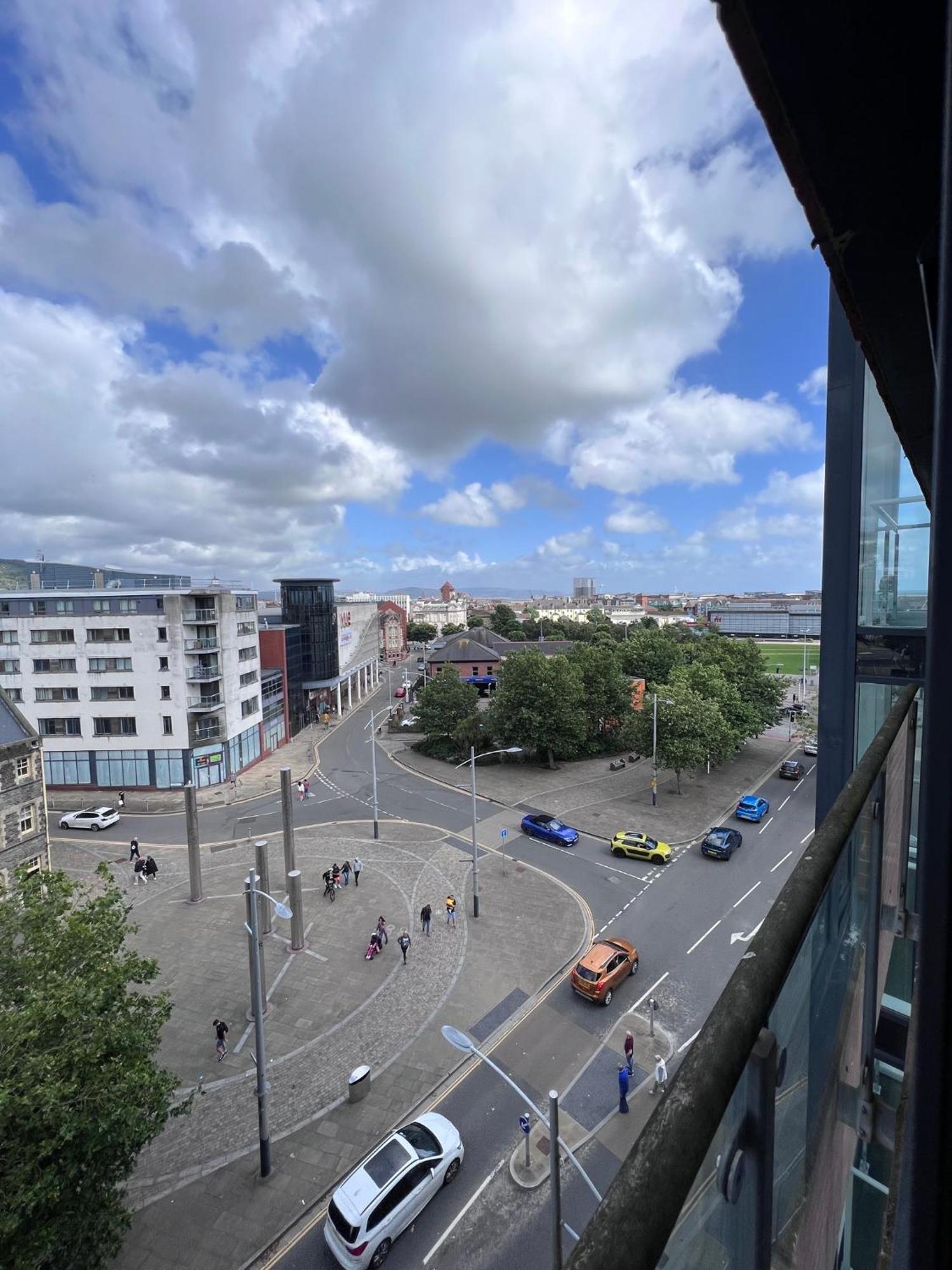 Apartment Great City Centre Getaway 2 Bed Near The Beach And Shopping Area